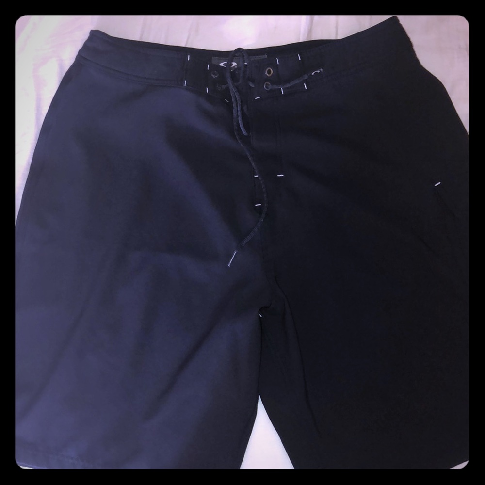 Men’s navy Blue Oakley Board Shorts